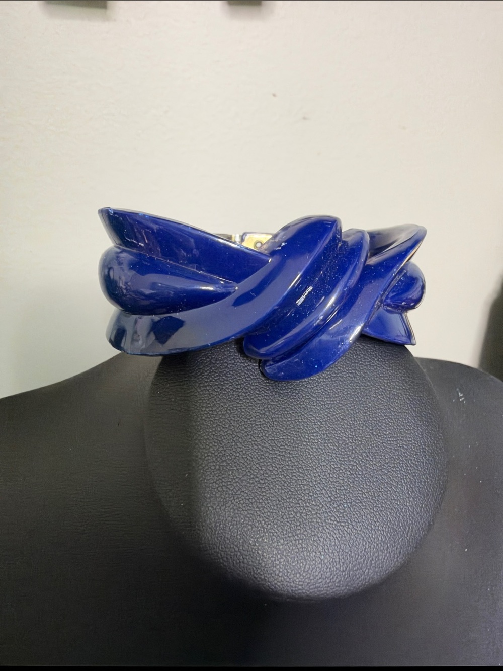 Vintage Bold Blue Resin Knot Clamper Bracelet - Women Jewelry